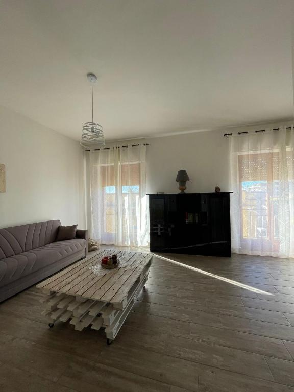 Telewizja i/lub zestaw kina domowego w obiekcie Sweet Emma