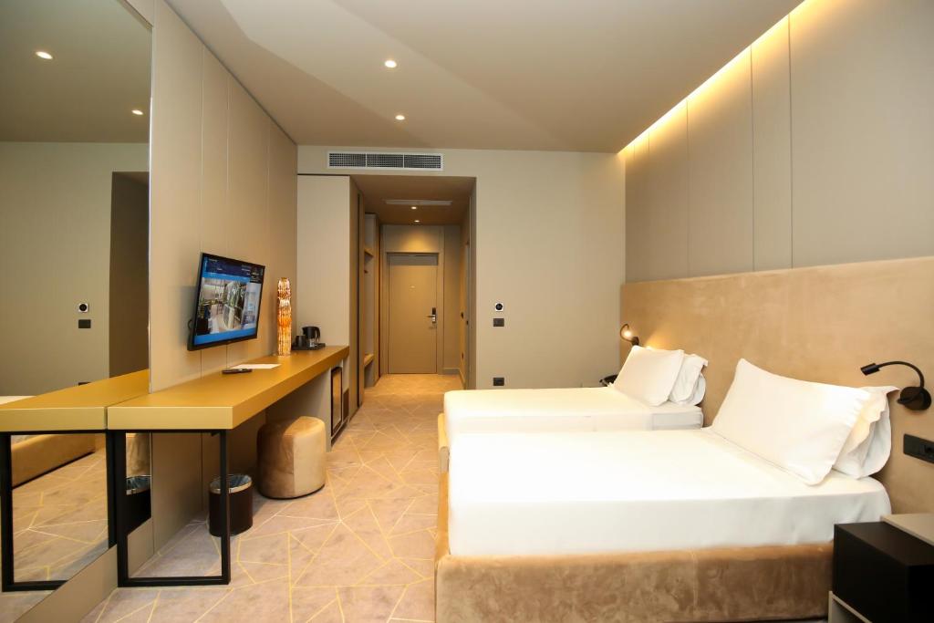 The Central View Boutique Hotel - Image 6