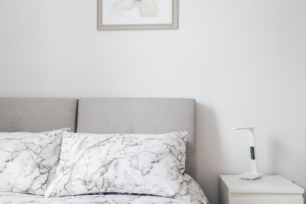 Holiday home near train station - Two-Bedroom Apartment