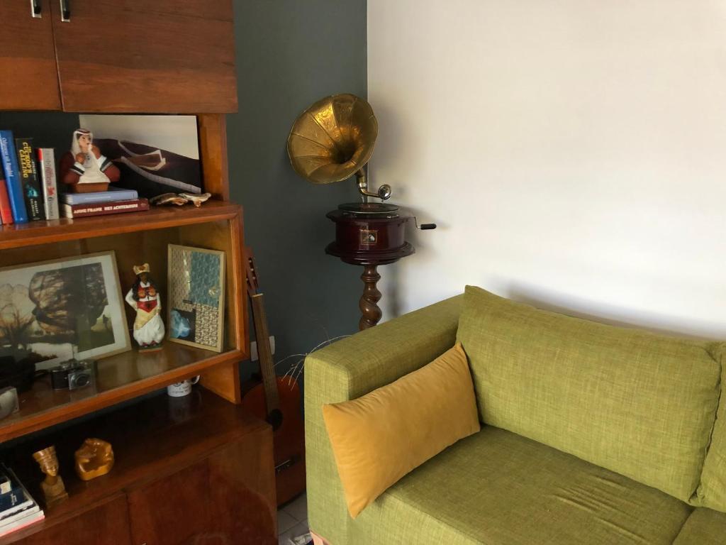 Midcentury modern 1 bedroom apartment in Tirana - Image 10