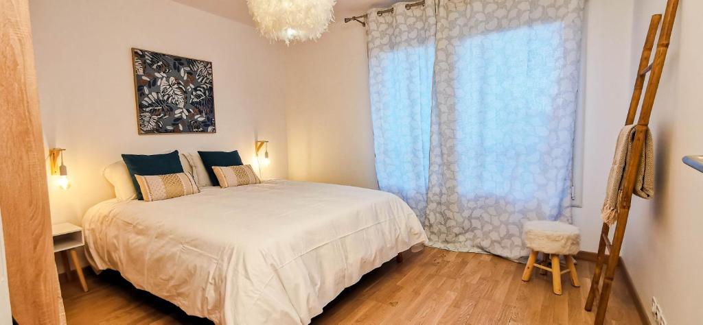 A 2 PAS DU LAC - WIFI - Garage - Netflix - Disney+ - Lac - One-Bedroom Apartment