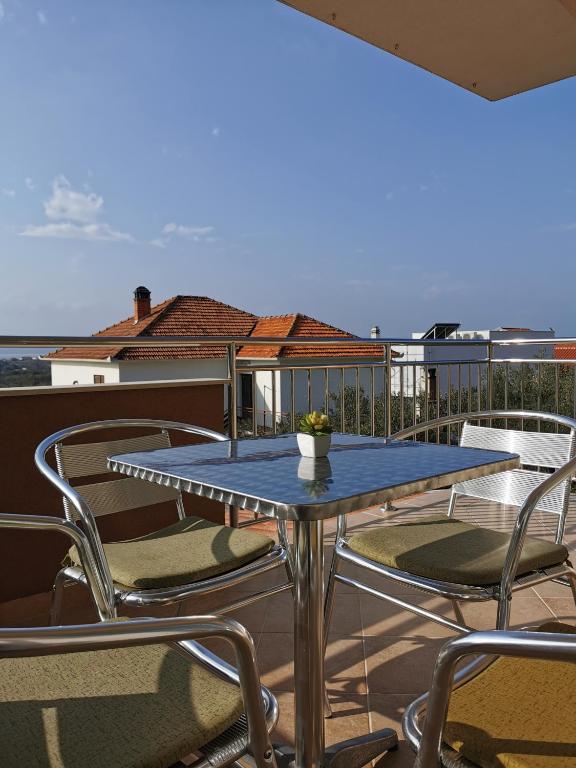 Balkón alebo terasa v ubytovaní Apartment Alena 1 i 2