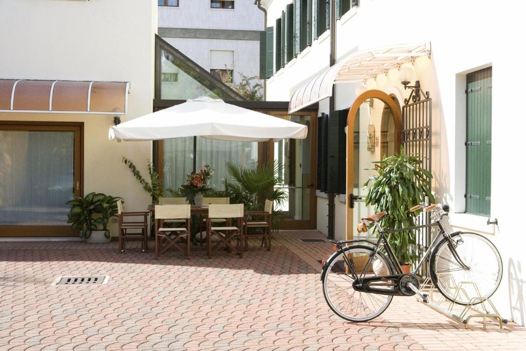 Rowery dostępne w obiekcie Hotel Cris lub w pobliżu