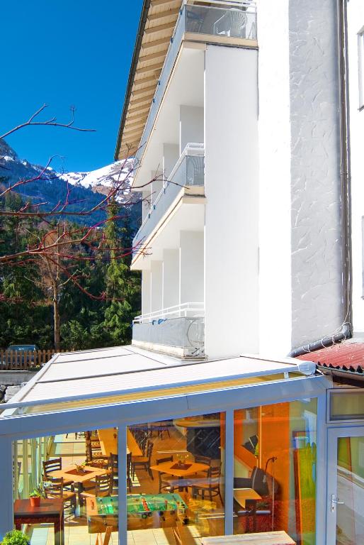 Nespecifikovaný výhled na hory nebo výhled na hory při pohledu z hotelu