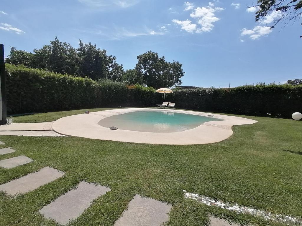 Bazén v ubytovaní Agriturismo Vigna Mai alebo v jeho blízkosti
