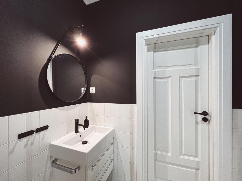 Kúpeľňa v ubytovaní Apartament Harmonia . Odpoczynek na Starówce