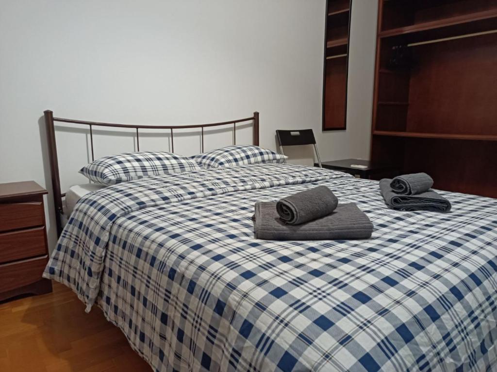 Postel nebo postele na pokoji v ubytování Rooms in the apartment (Leontiou)