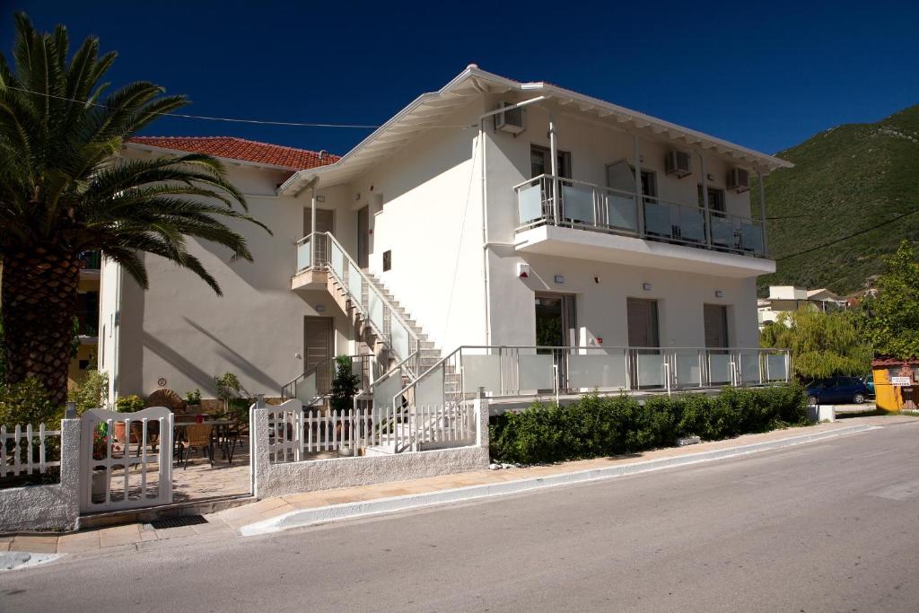 The building in which a vendégházakat is located