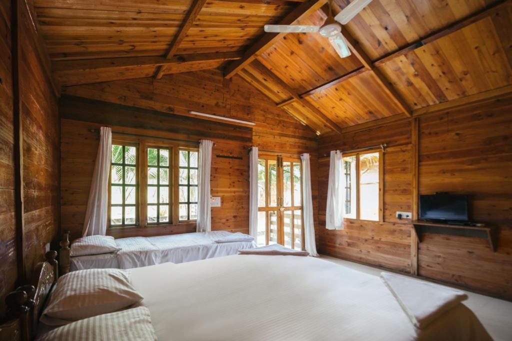 Oxygen Palolem - Superior Triple Room With Balcony