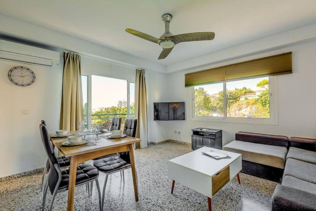 Tahiti Beach Precioso apartamento con piscina, Nerja ...