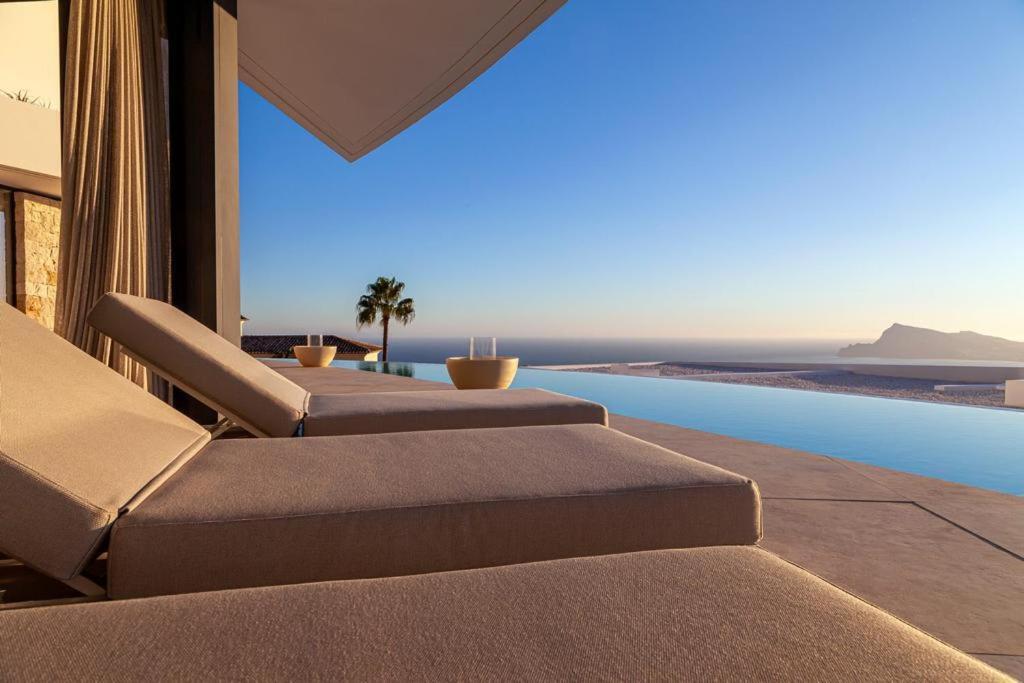 Neue Luxus Villa mit Meerblick, Pool und Garage, Altea ...