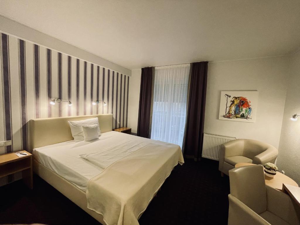 Schloss Hotel Herborn - Standard Double Room For Single Use