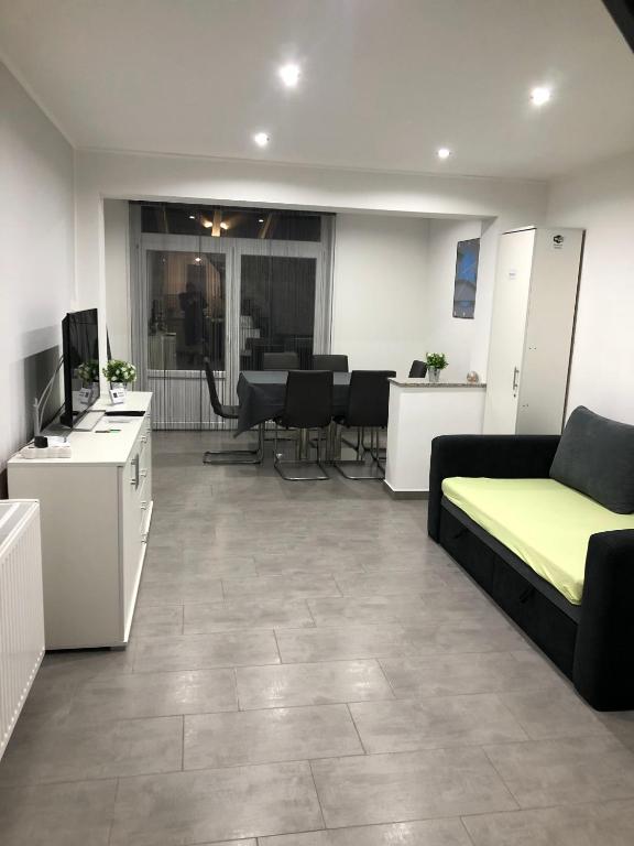 Posedenie v ubytovaní Heni Apartment