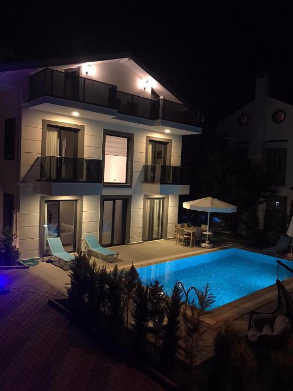 Modern newly built 4 bedroom villa with pool and garden in Central Hisaronu