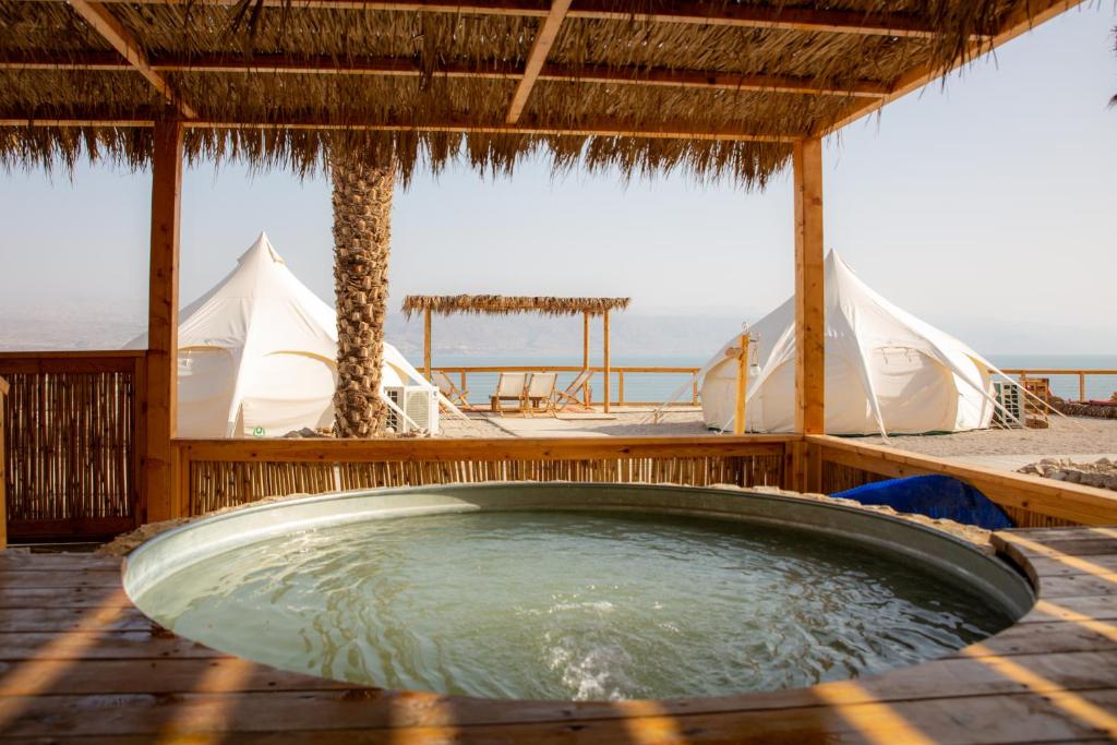 Příroda nedaleko luxury tent