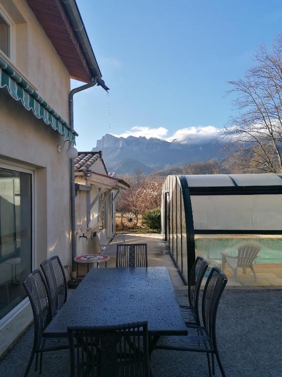 Nespecifikovaný výhled na hory nebo výhled na hory při pohledu z bed and breakfast
