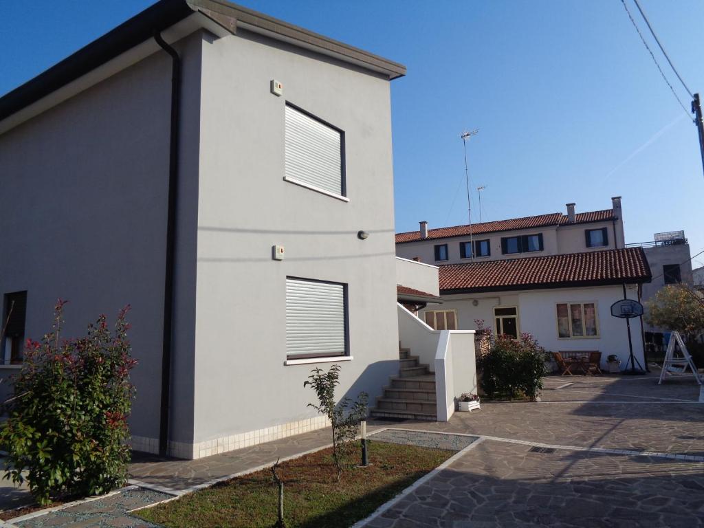 Budynek, w którym mieści się apartament