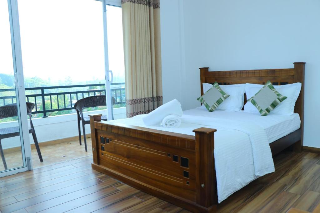 White House Bungalow Hatton - 10