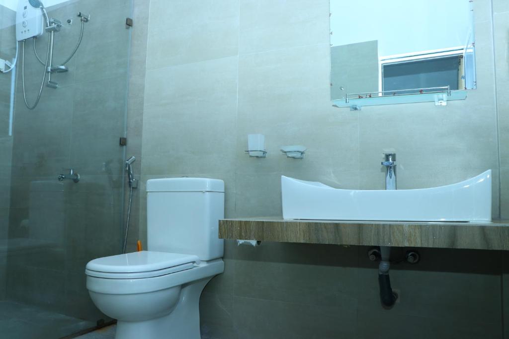 White House Bungalow Hatton - 4