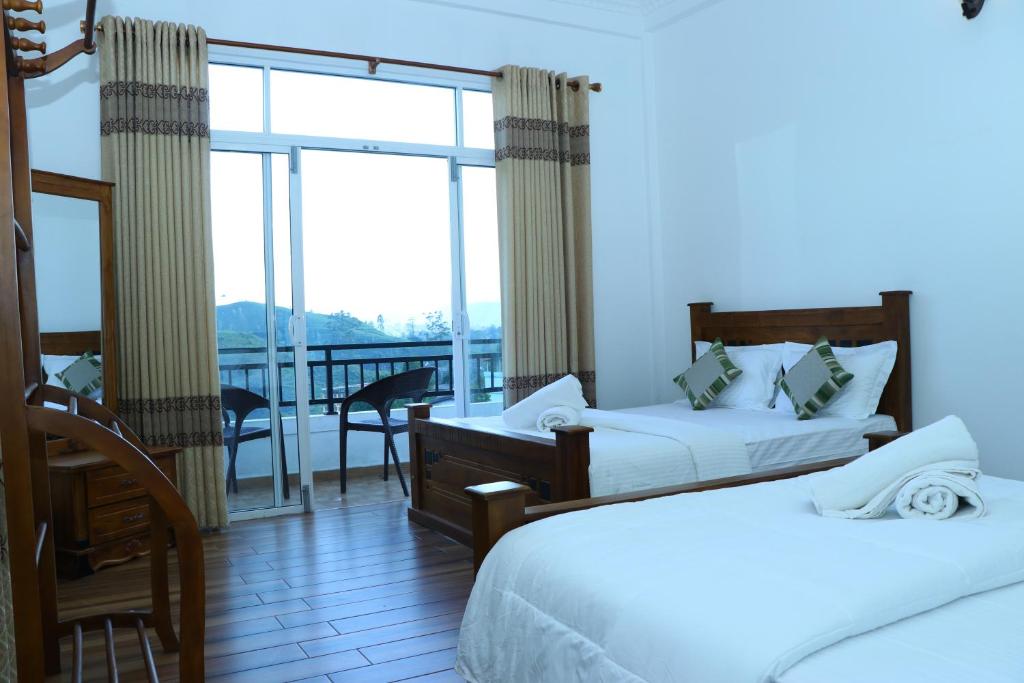 White House Bungalow Hatton - 6