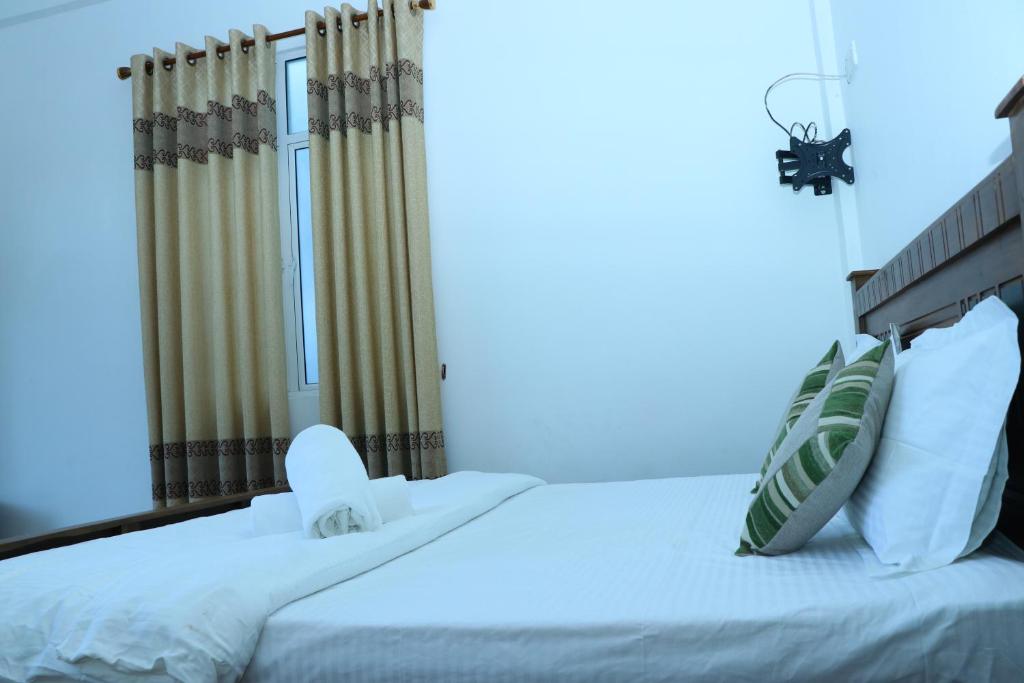 White House Bungalow Hatton - 3