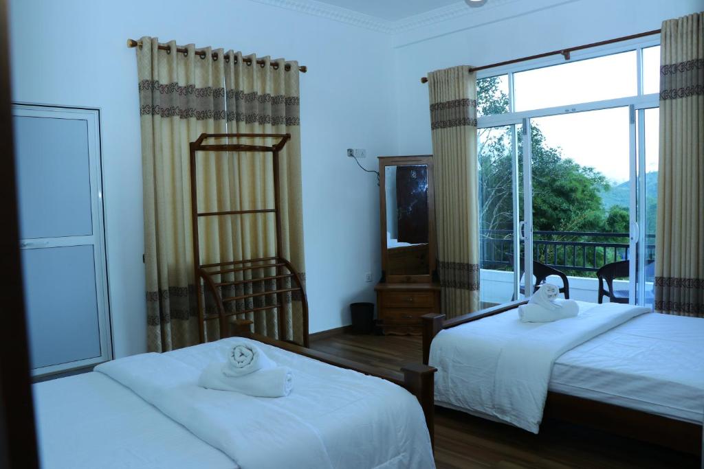 White House Bungalow Hatton - 8