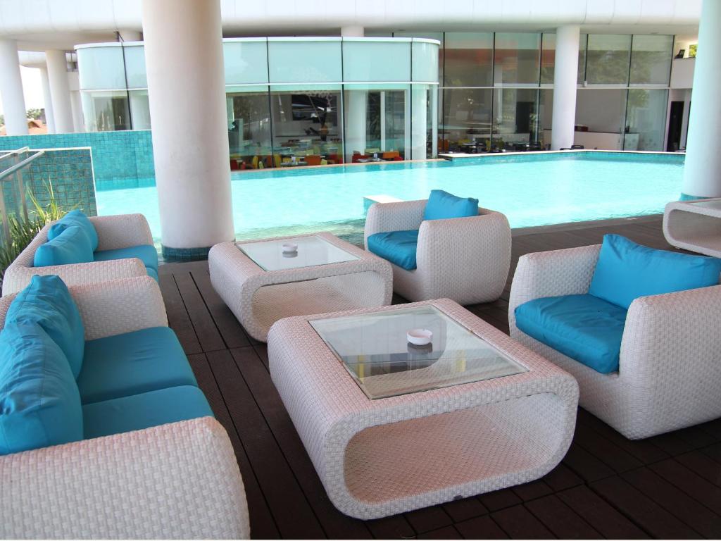 Piscina di Sensa Hotel Bandung o nelle vicinanze