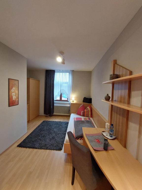 Postel nebo postele na pokoji v ubytování 3 Raben - Leoben - Zimmer für Geschäftsreisende, Urlauber, Monteure und Handwerker, Polski Pensjonat Austria
