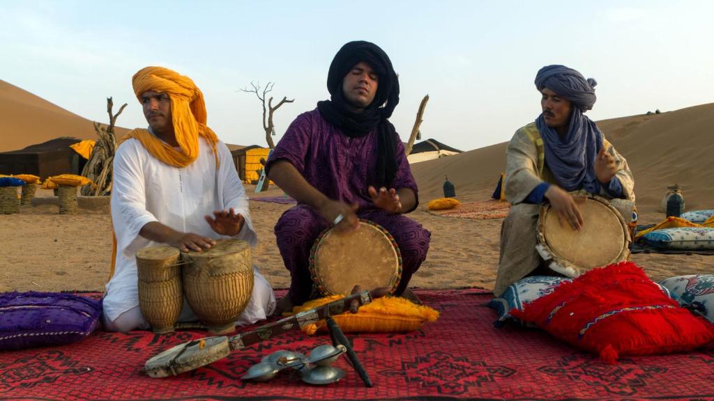 Ospiti di Atta Desert Camp