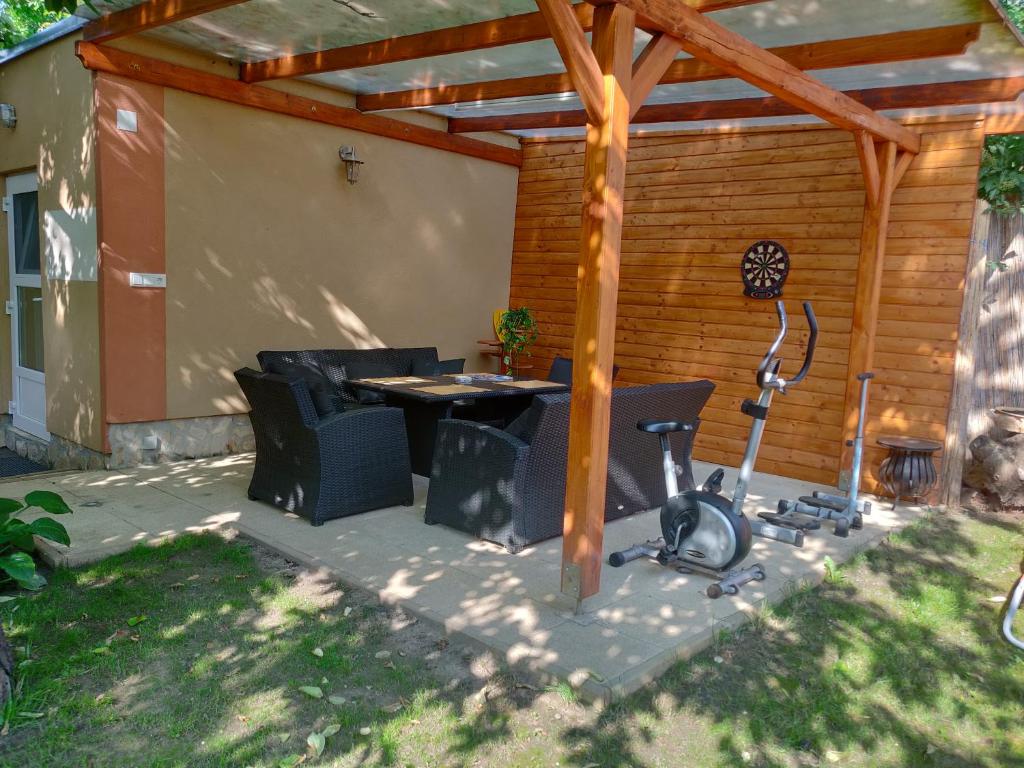 Fotografia z galérie ubytovania Cseresznyés apartman v destinácii Balatonalmádi