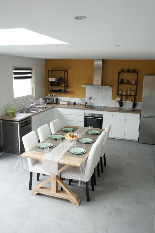 L'Escapade - Maison - Spacieuse - Jardin - Plage - Four-Bedroom House