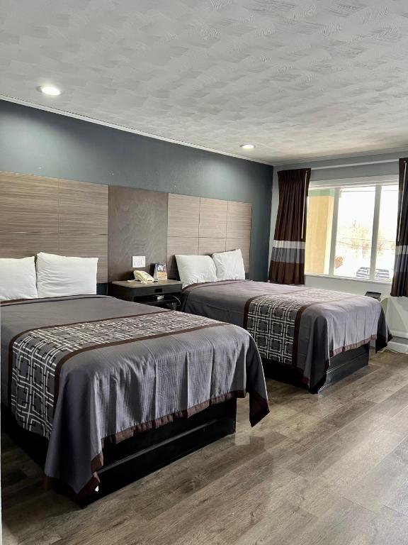 Knights Inn Madison Heights - Double Room - Smoking