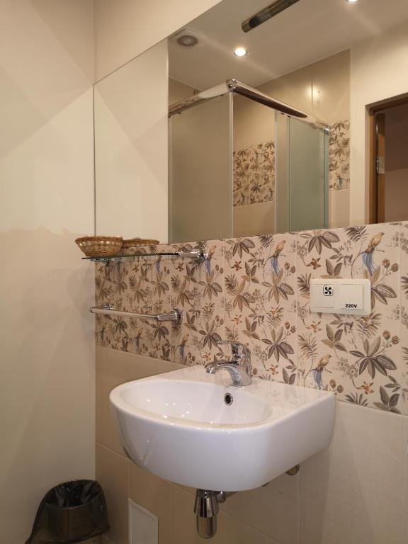 Koupelna v ubytování Hotel Senlīči