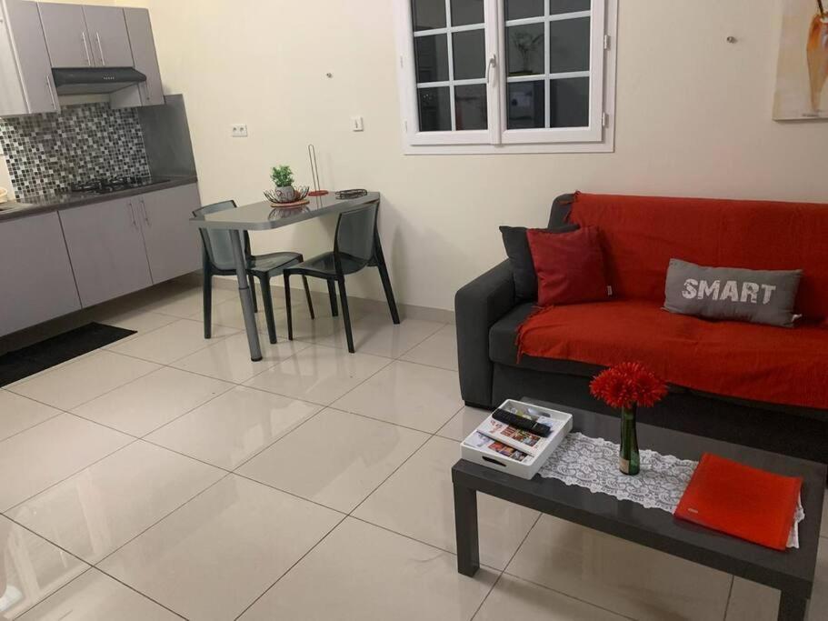 Kuchyň nebo kuchyňský kout v ubytování Superbe appartement à Trinité