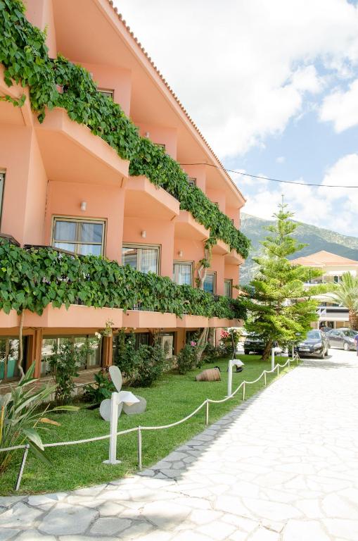 Nespecifikovaný výhled na hory nebo výhled na hory při pohledu z hotelu