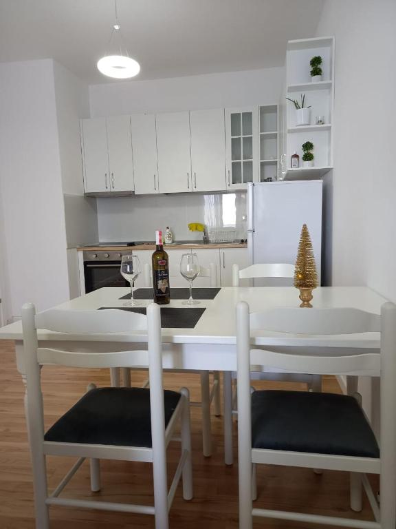 Hermes Apartment - Image 10