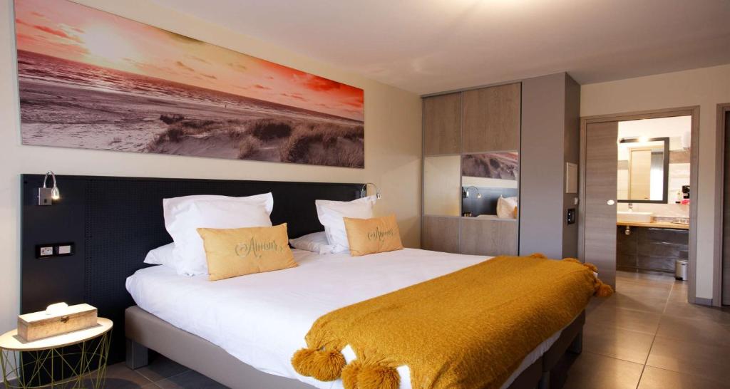 Postel nebo postele na pokoji v ubytování Sure Hotel by Best Western Beziers Le Monestie