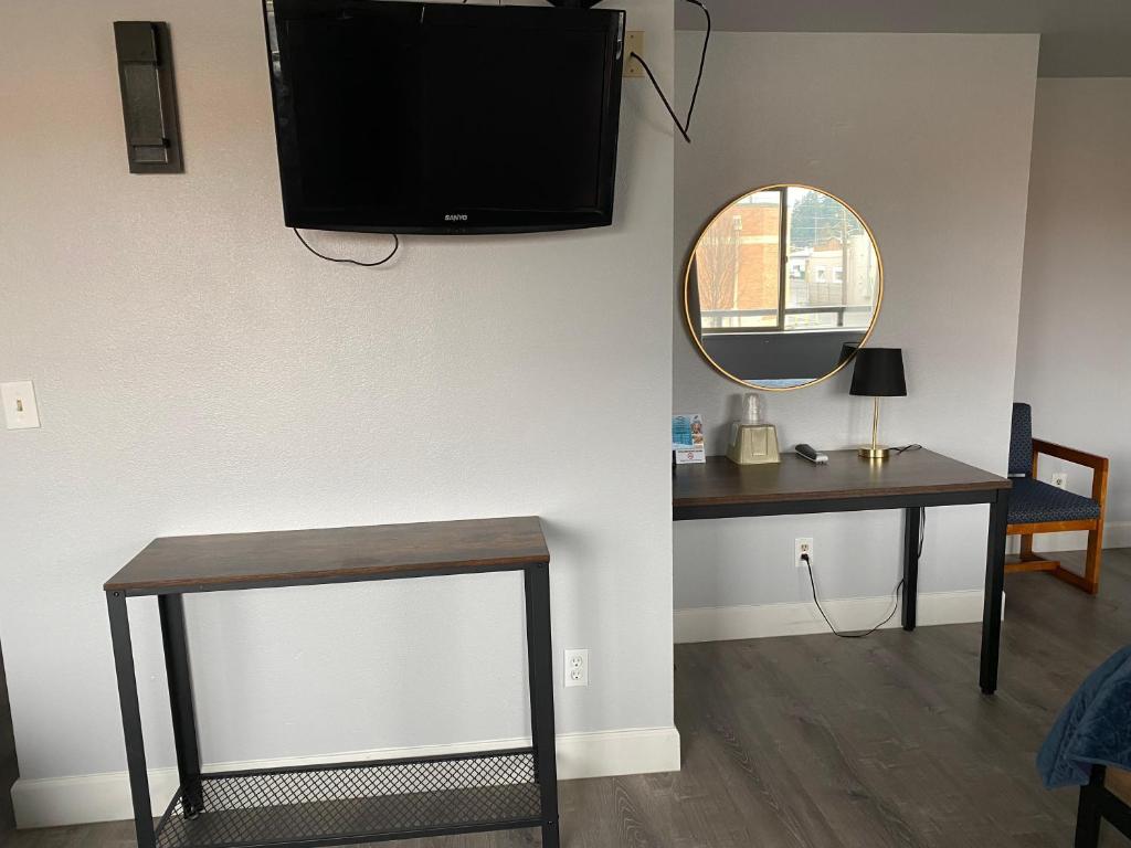 Kuchyň nebo kuchyňský kout v ubytování Aircrest Motel
