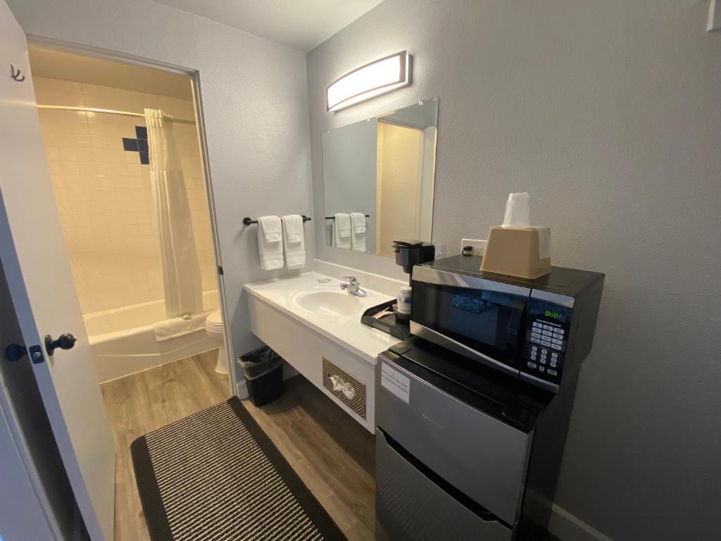 Koupelna v ubytování Aircrest Motel