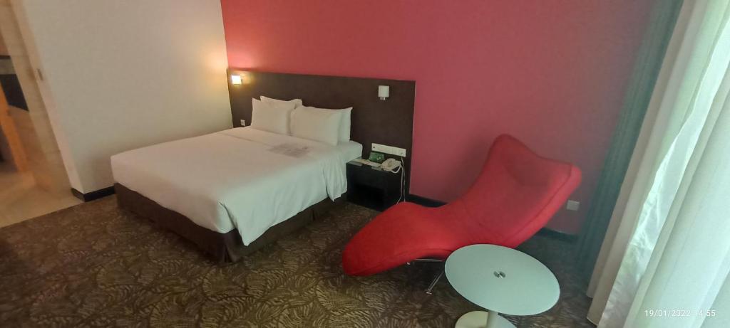 Postel nebo postele na pokoji v ubytování The Klagan Hotel