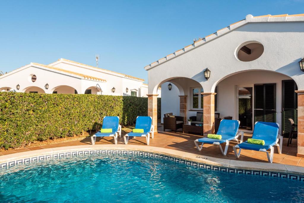 Villa Menorca Fucsia by Mauter Villas, Calan Bosch – Precios ...