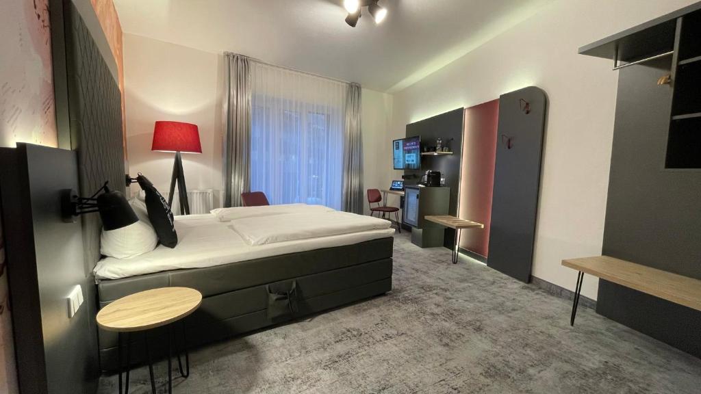SMARTY Cologne Dom Hotel - Boardinghouse - KONTAKTLOSER SELF CHECK-IN - Tweepersoonskamer Groot