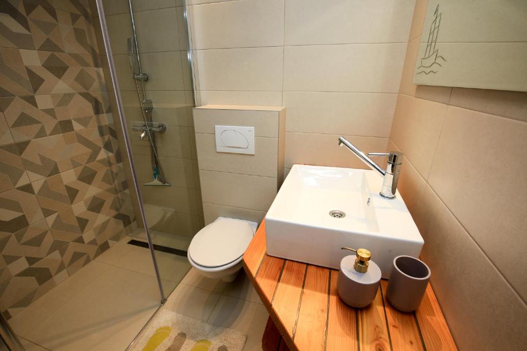 Koupelna v ubytování Apartmani Nena i Branko