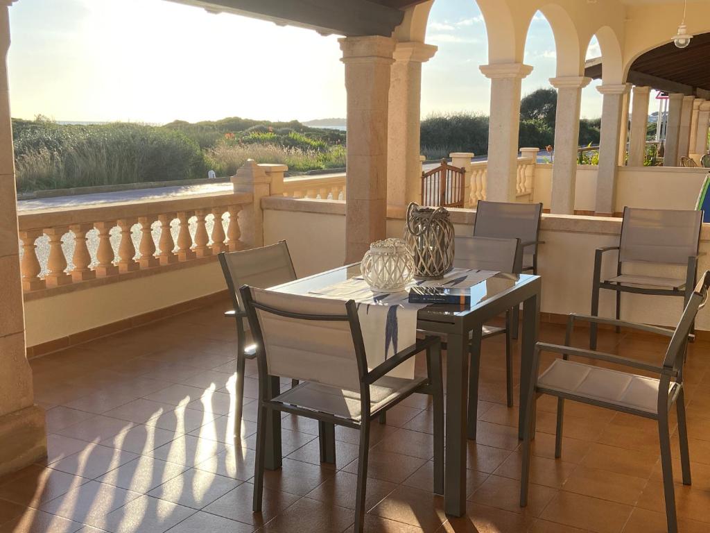 Balkón nebo terasa v ubytování "Es Vell Marí" Casa en primera línea con vistas al mar, parking privado y WiFi