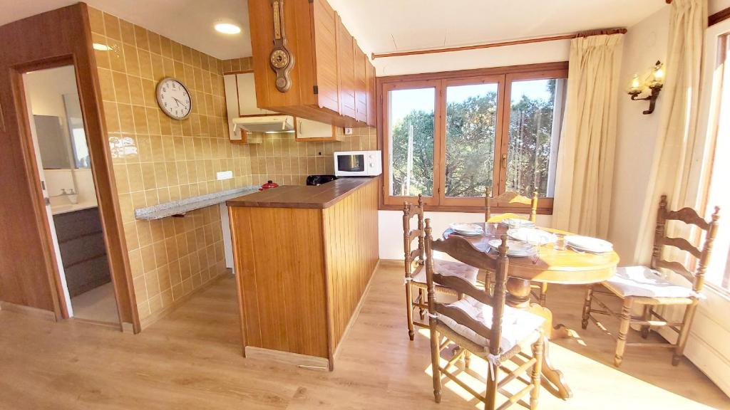 Kuchyň nebo kuchyňský kout v ubytování Est Benet - Calella de Palafrugell