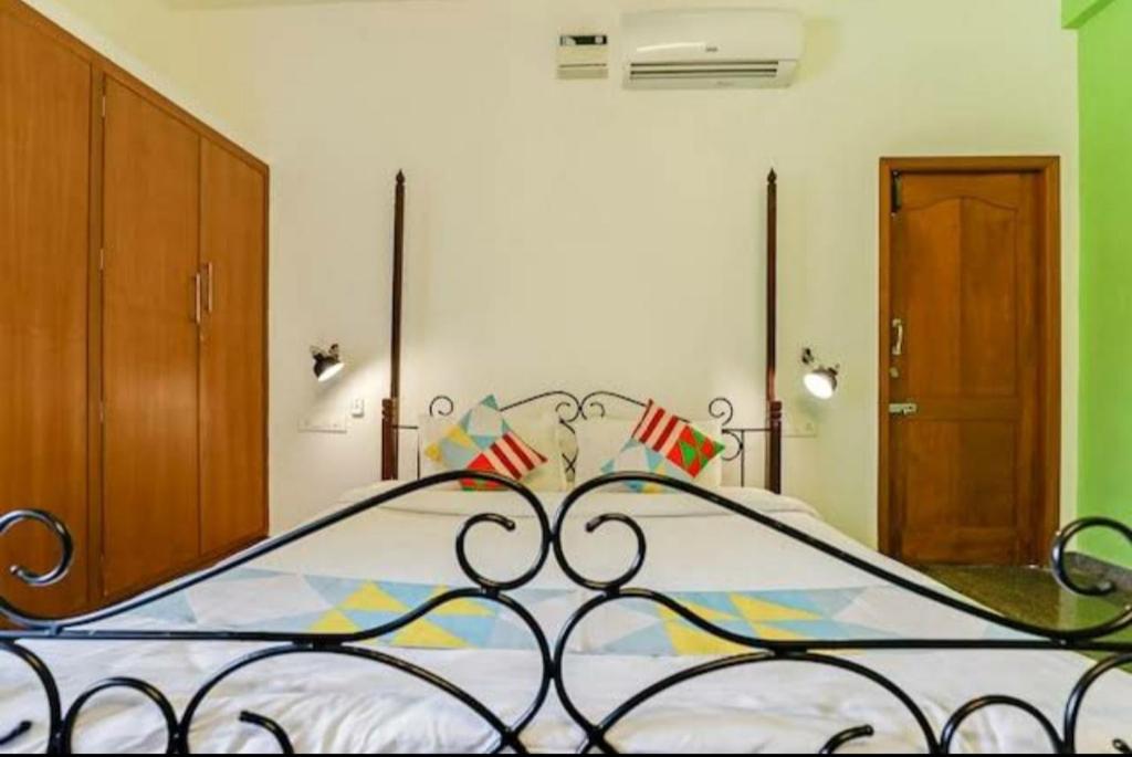Mango Tree-Close to Rock Beach - Housity