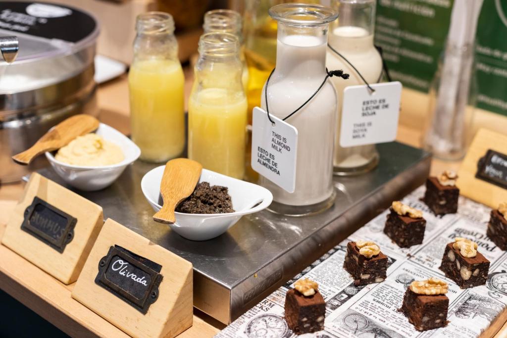 Petit Palace Plaza de la Reina - Resim 23