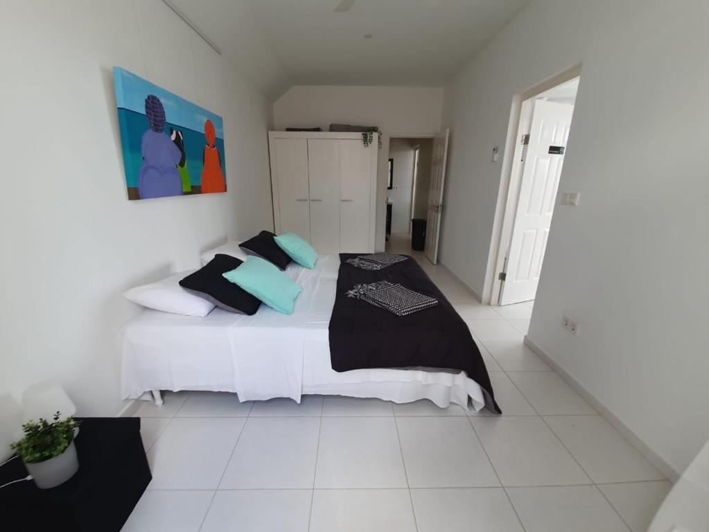 Voodi või voodid majutusasutuse B1 APARTMENT with Balcony at JAN THIEL Curacao toas