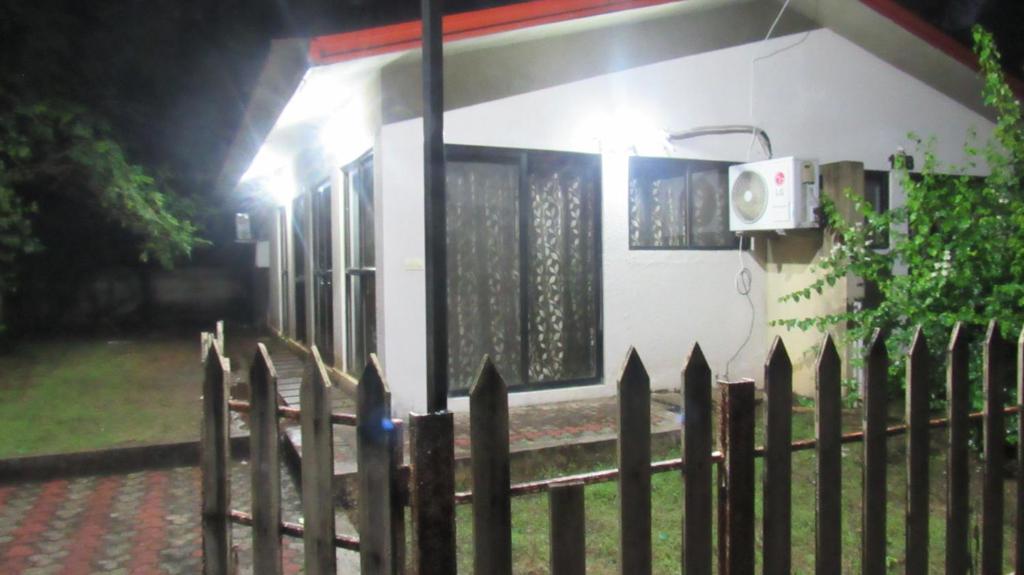 Retreat Holiday Homes, at Sparsh Resorts, Karjat - Chalet De Una Habitación