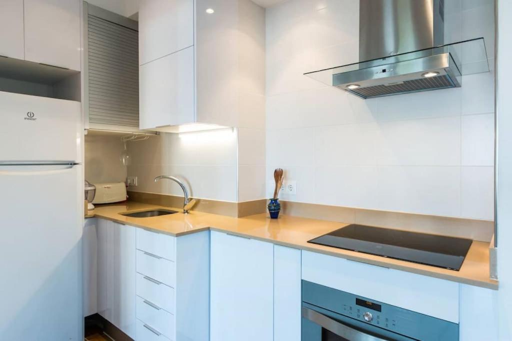 Kuchyňa alebo kuchynka v ubytovaní Apartamento Sa Mesquida 11